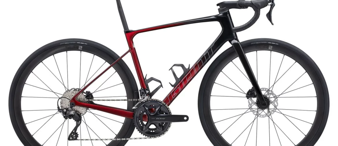 Giant Defy Advanced Pro 2 Road Bike in Carbon/Sangria